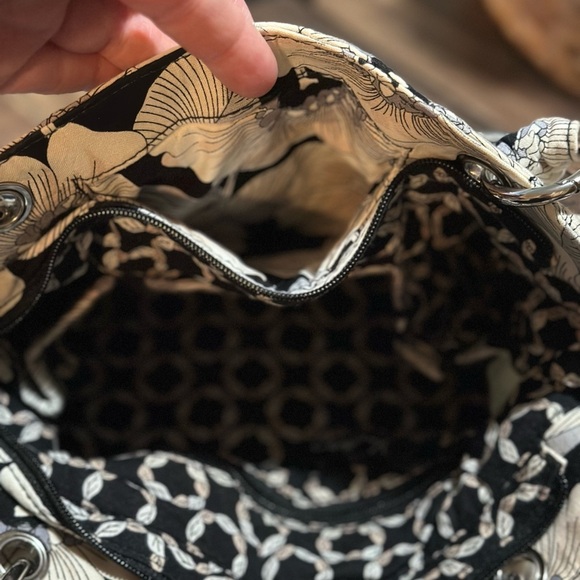 Vera Bradley retired camellia floral pattern shoulder bag, wallet/wristlet - Picture 6 of 10